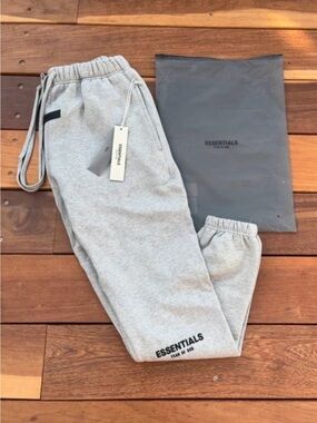 ESSENTIALS Men’s Light Gray Logo Joggers
